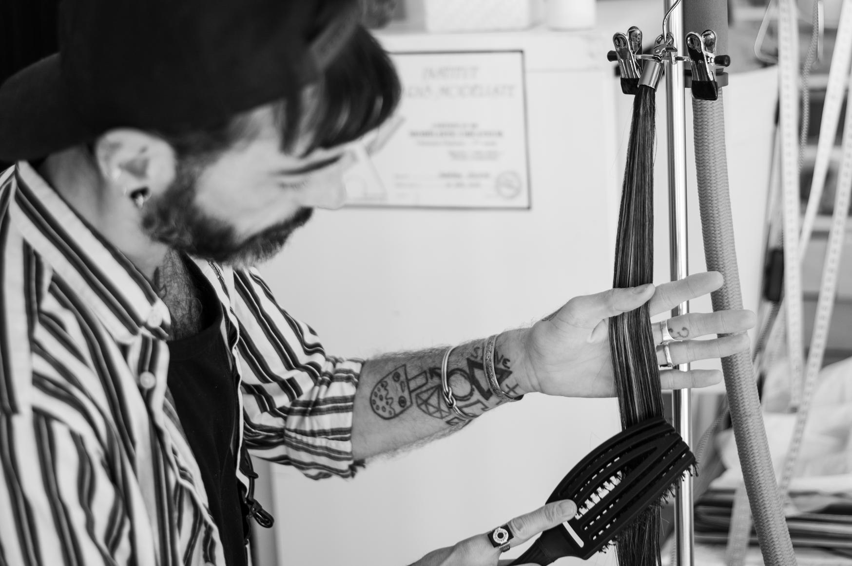 OFF WITH THE HEAD - BACKSTAGE — 1