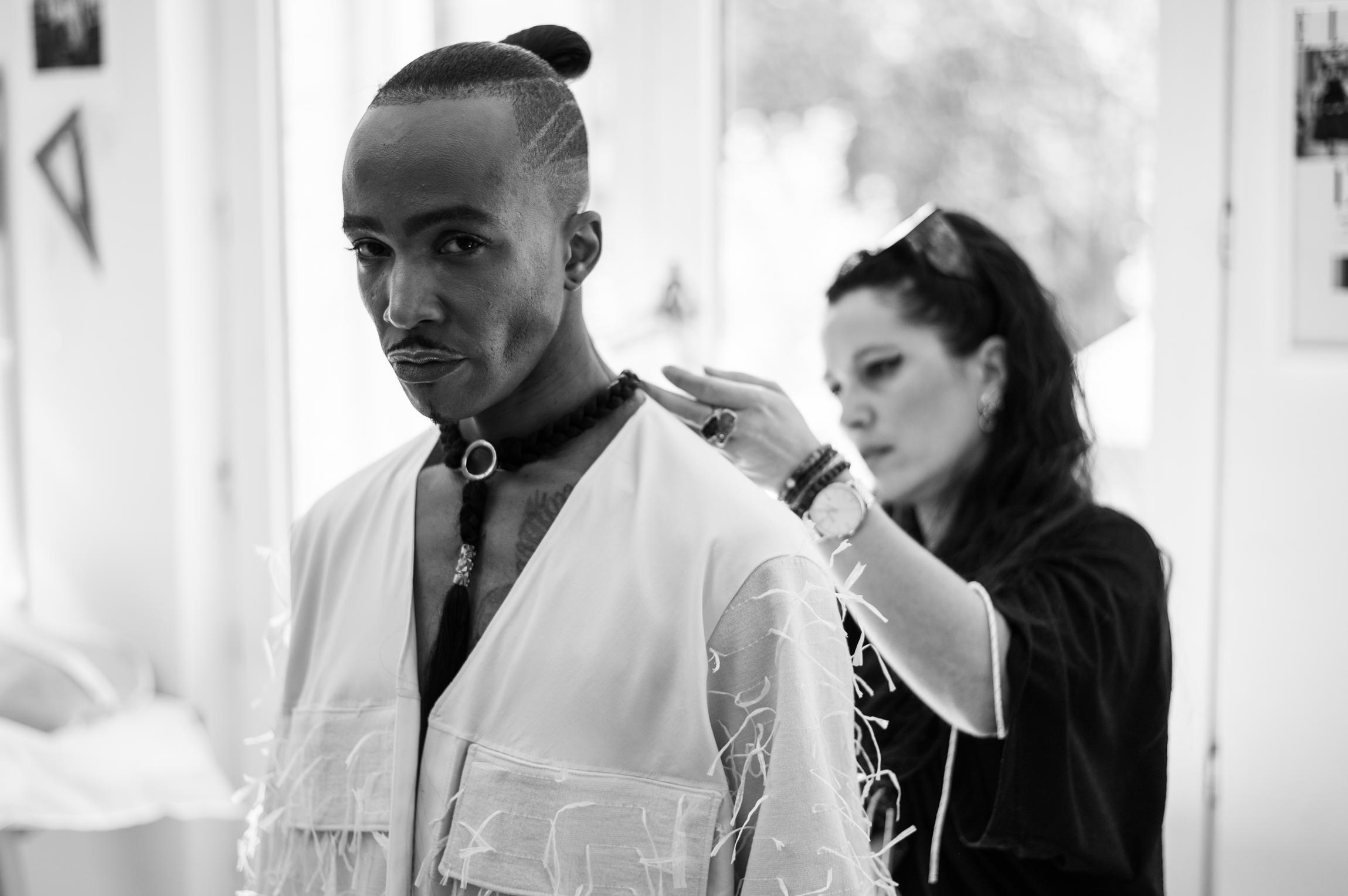 OFF WITH THE HEAD - BACKSTAGE — 5
