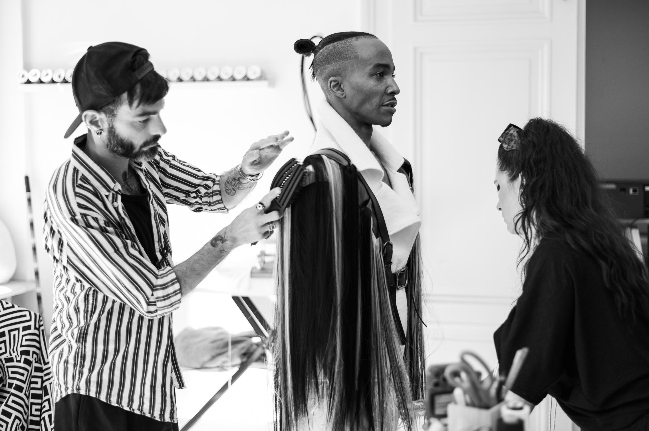 OFF WITH THE HEAD - BACKSTAGE — 10
