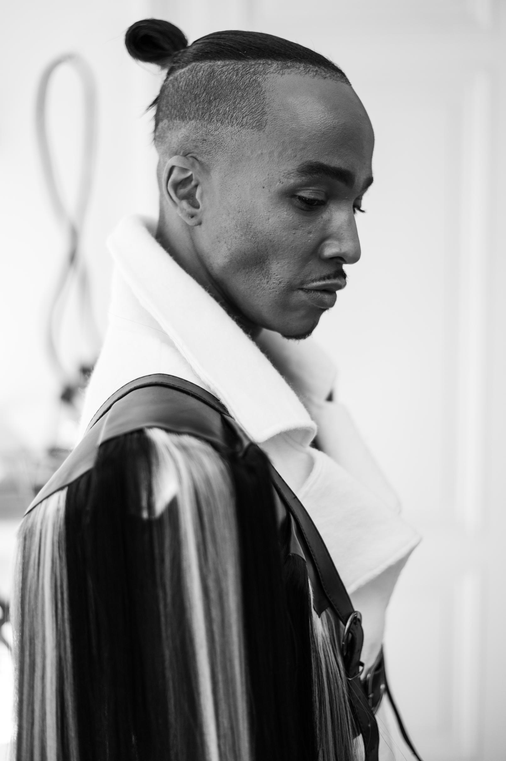 OFF WITH THE HEAD - BACKSTAGE — 11