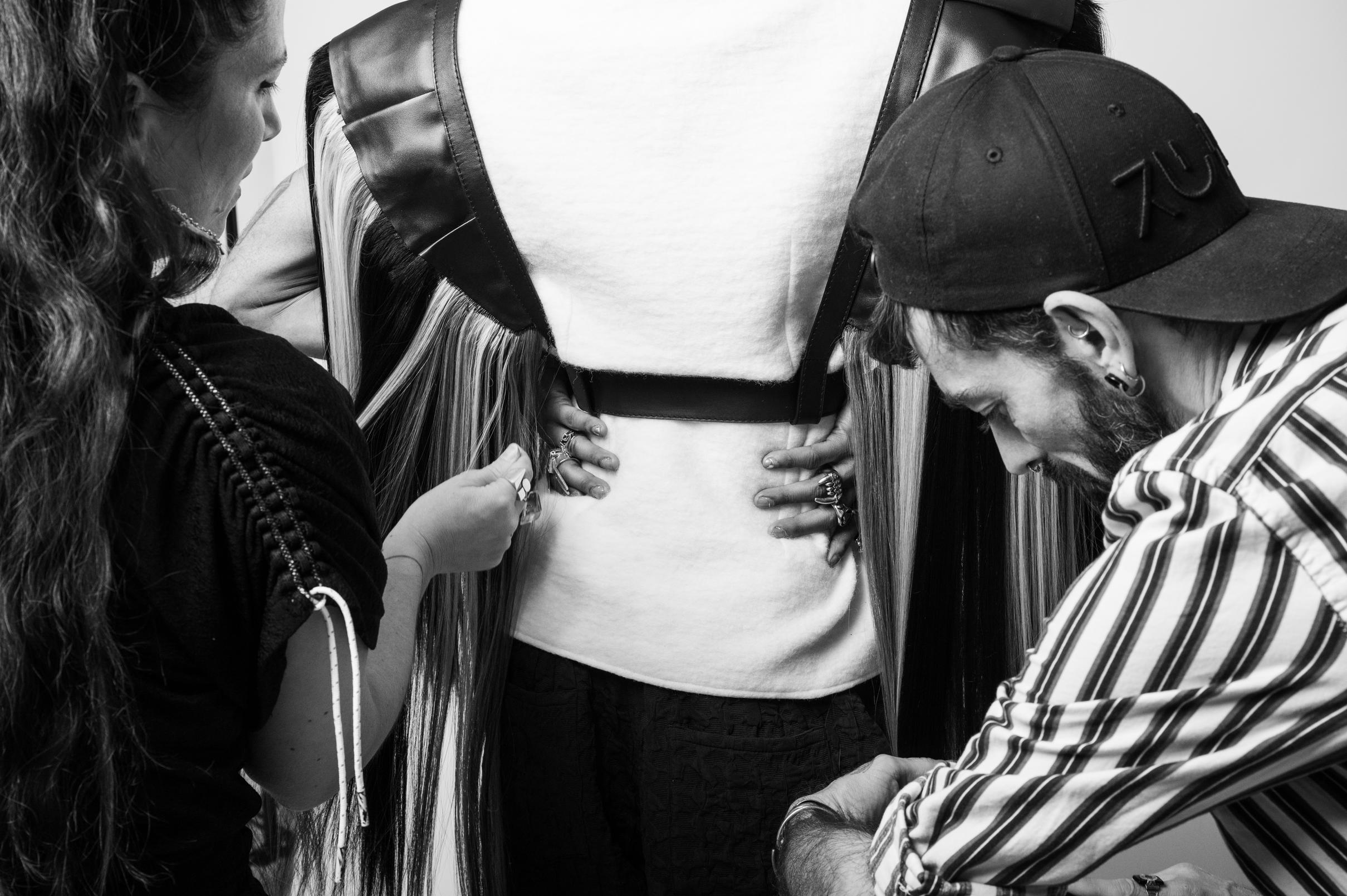 OFF WITH THE HEAD - BACKSTAGE — 15