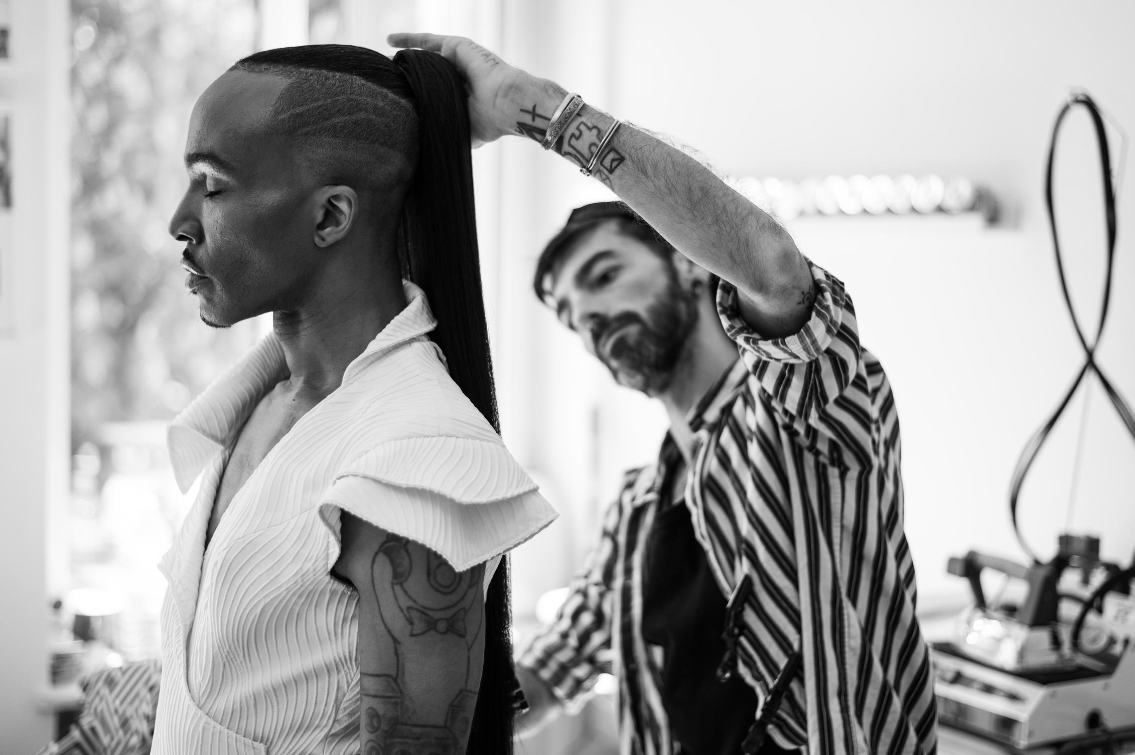 OFF WITH THE HEAD - BACKSTAGE — 23
