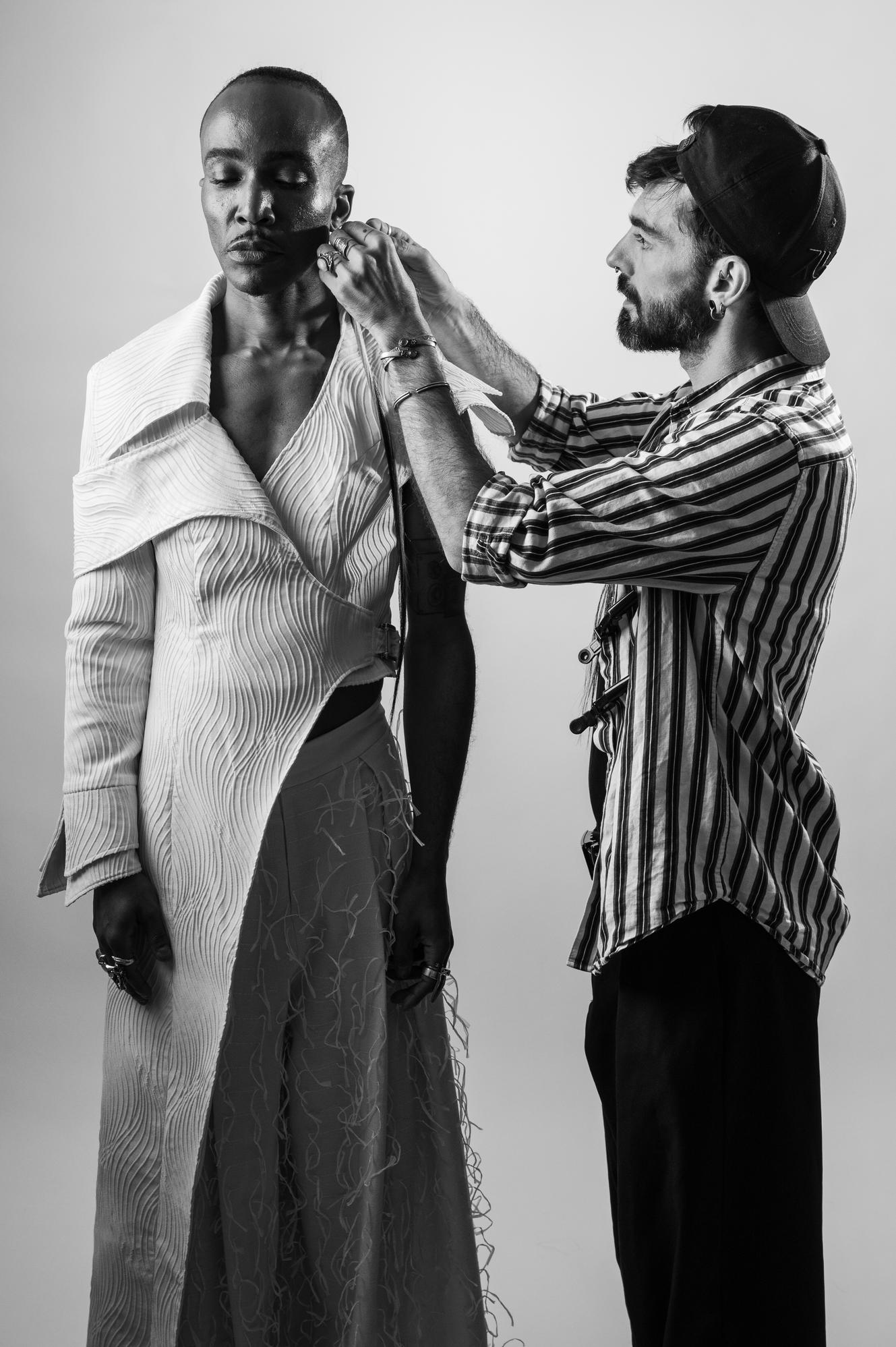 OFF WITH THE HEAD - BACKSTAGE — 26