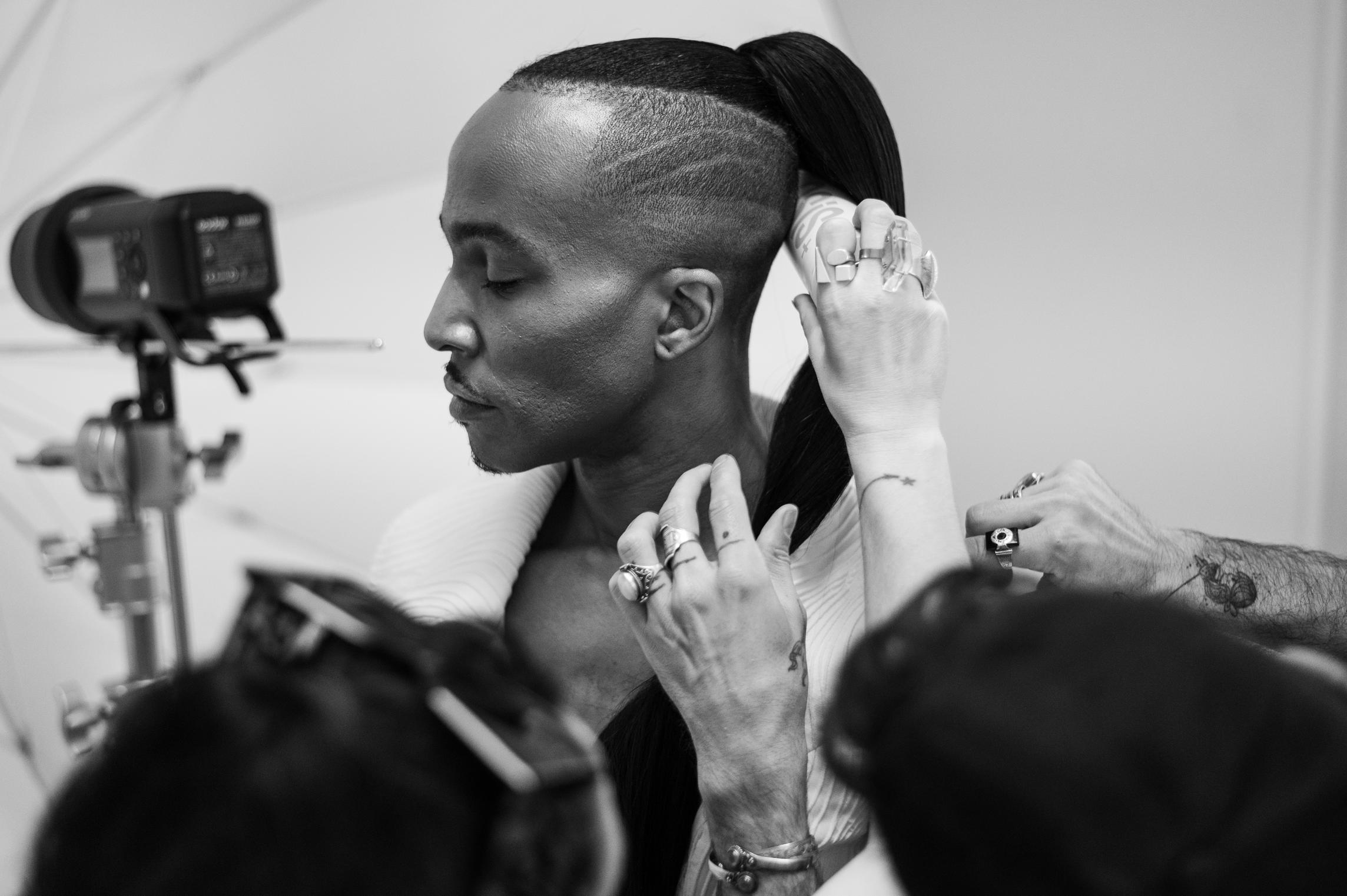 OFF WITH THE HEAD - BACKSTAGE